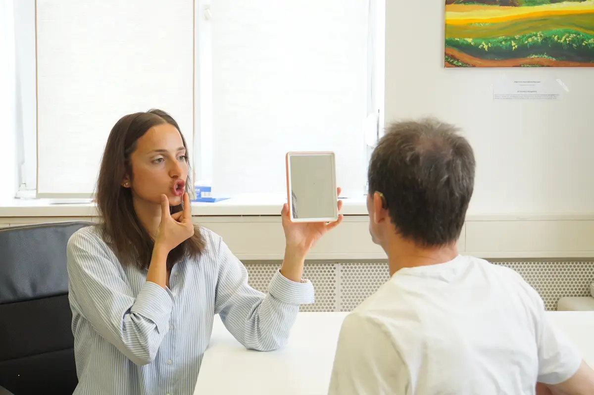 Sprechtherapie (Dysarthrie) zur Förderung der Sprachfähigkeit bei Home4motion