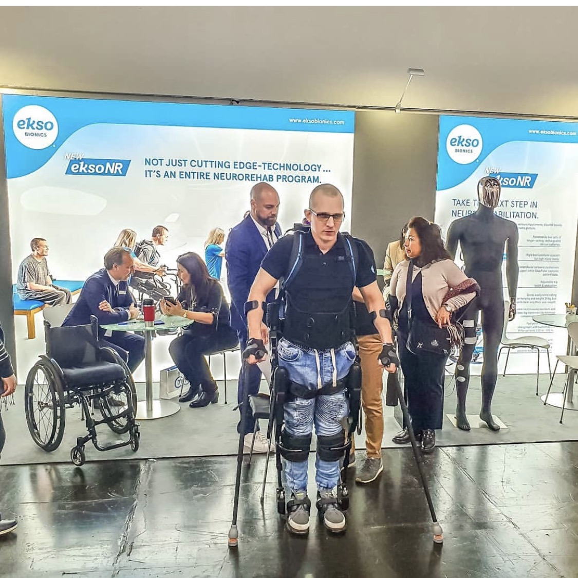 Fachmesse für Therapie Geräte - Leute