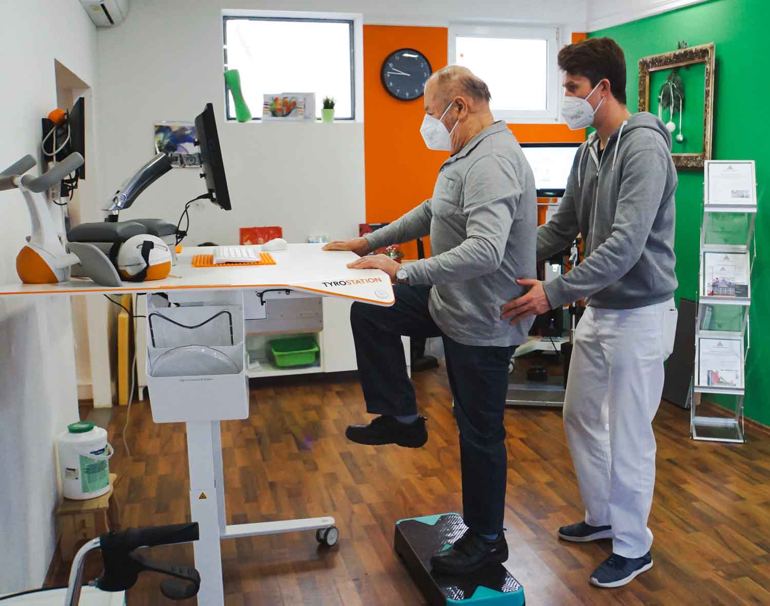 Hr.Grinschgl übt Gleichgewicht