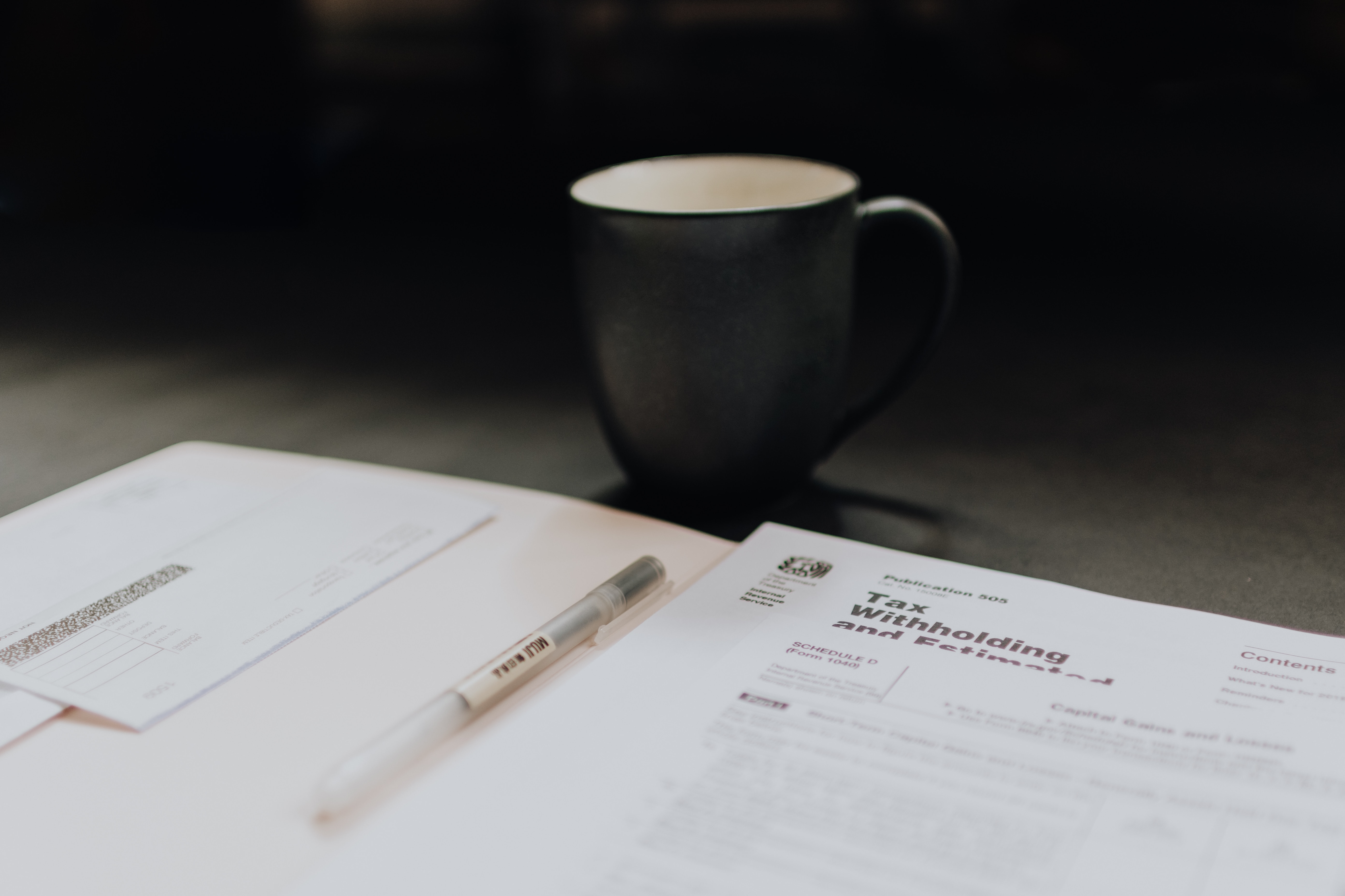 Kaffe Tasse und Papier